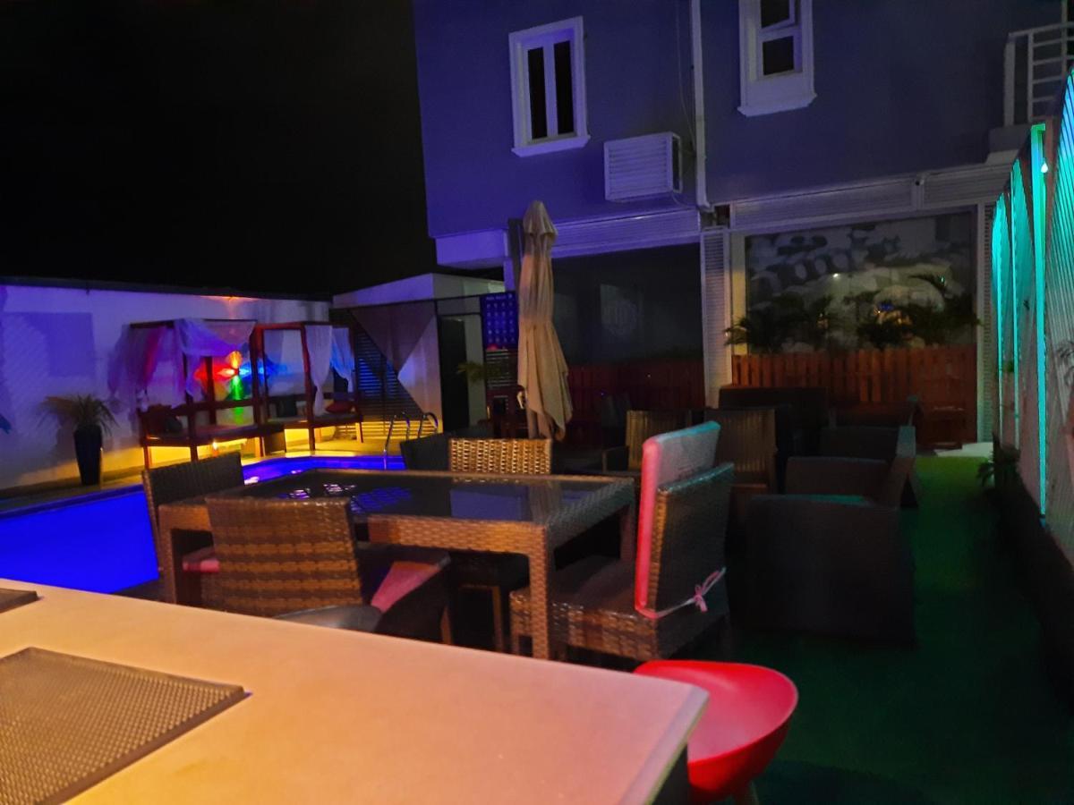 James Court Hotel & Luxury Apartments Lekki Buitenkant foto