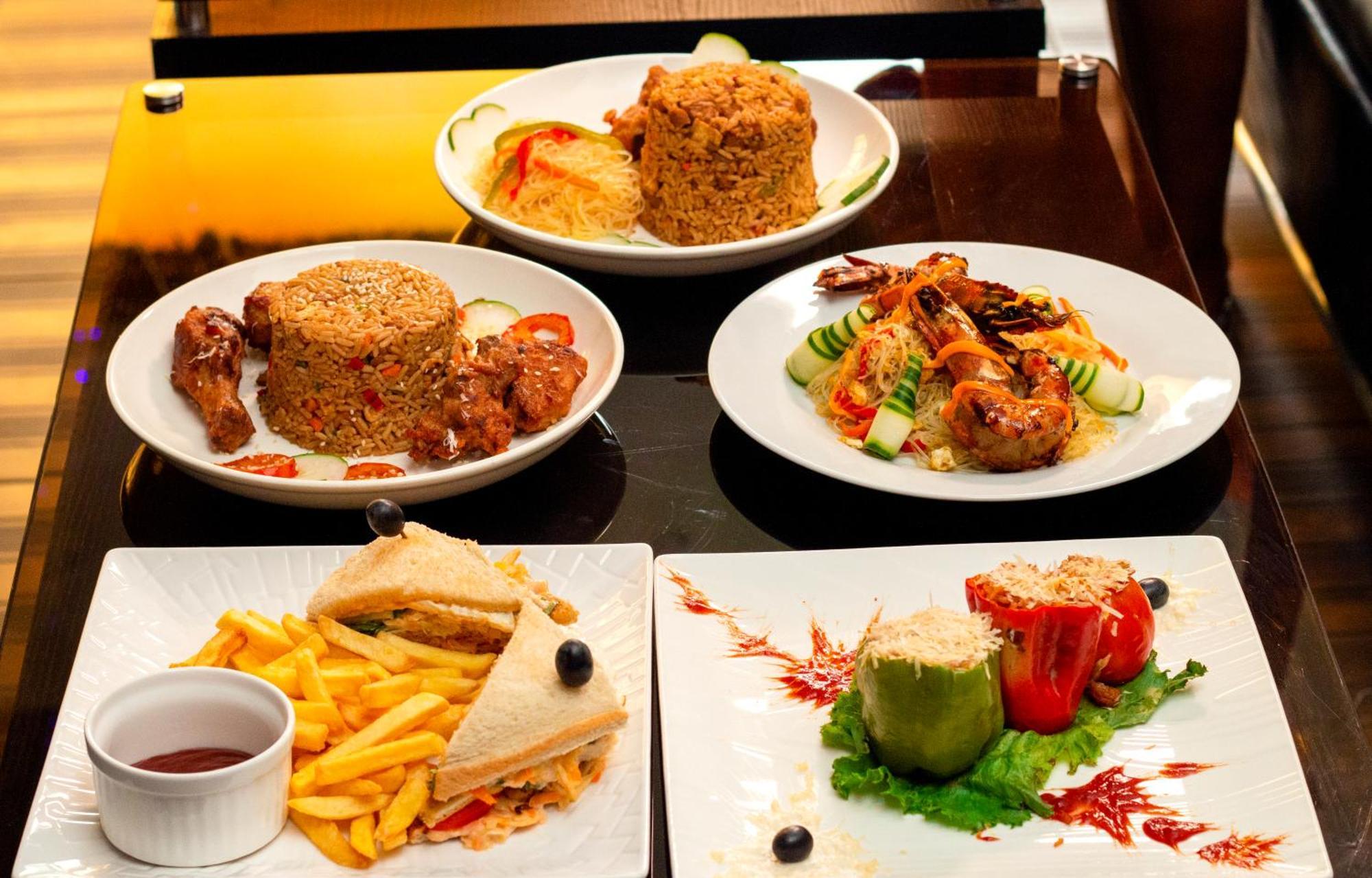 James Court Hotel & Luxury Apartments Lekki Buitenkant foto